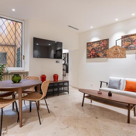 Charming 3 Bedroom Apartment In The Historic Center Рим Экстерьер фото