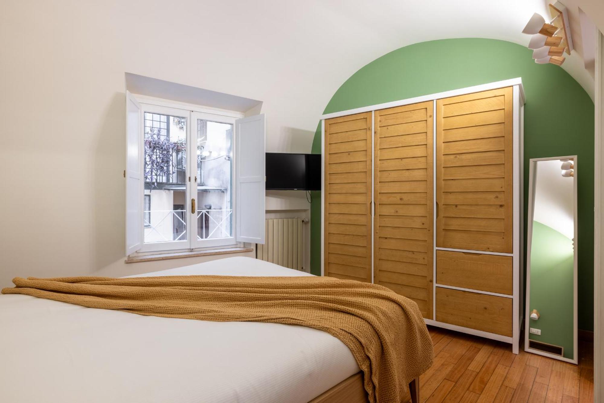Charming 3 Bedroom Apartment In The Historic Center Рим Экстерьер фото