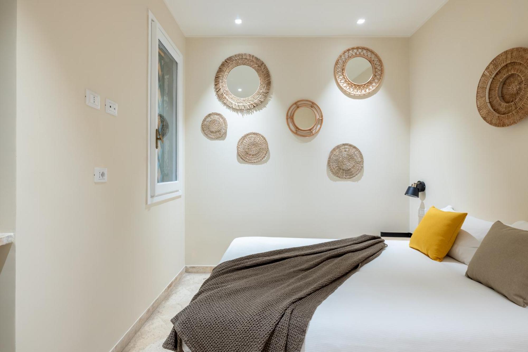 Charming 3 Bedroom Apartment In The Historic Center Рим Экстерьер фото