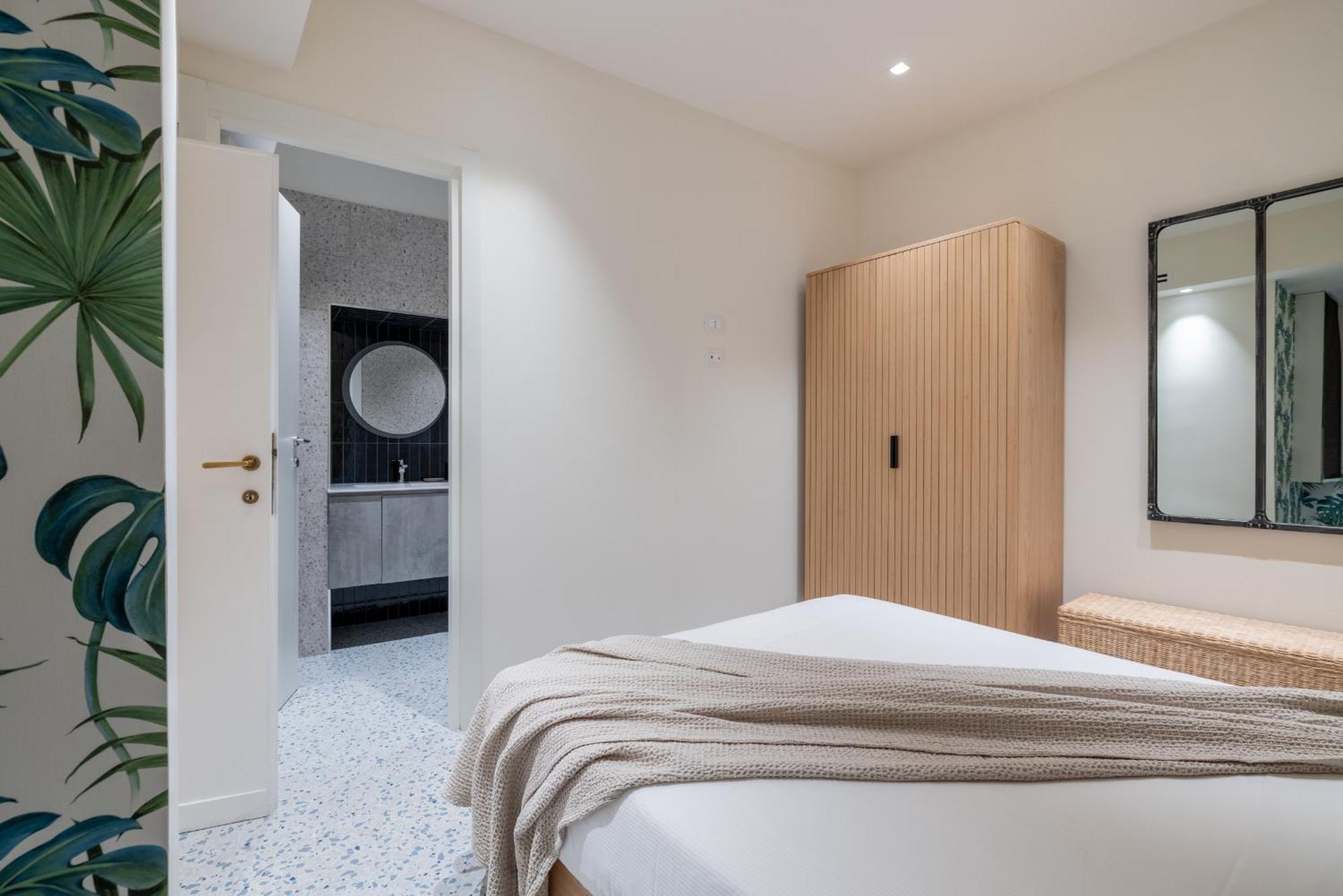Charming 3 Bedroom Apartment In The Historic Center Рим Экстерьер фото