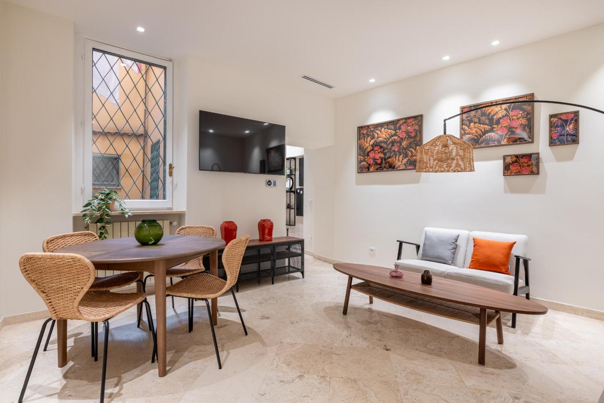 Charming 3 Bedroom Apartment In The Historic Center Рим Экстерьер фото