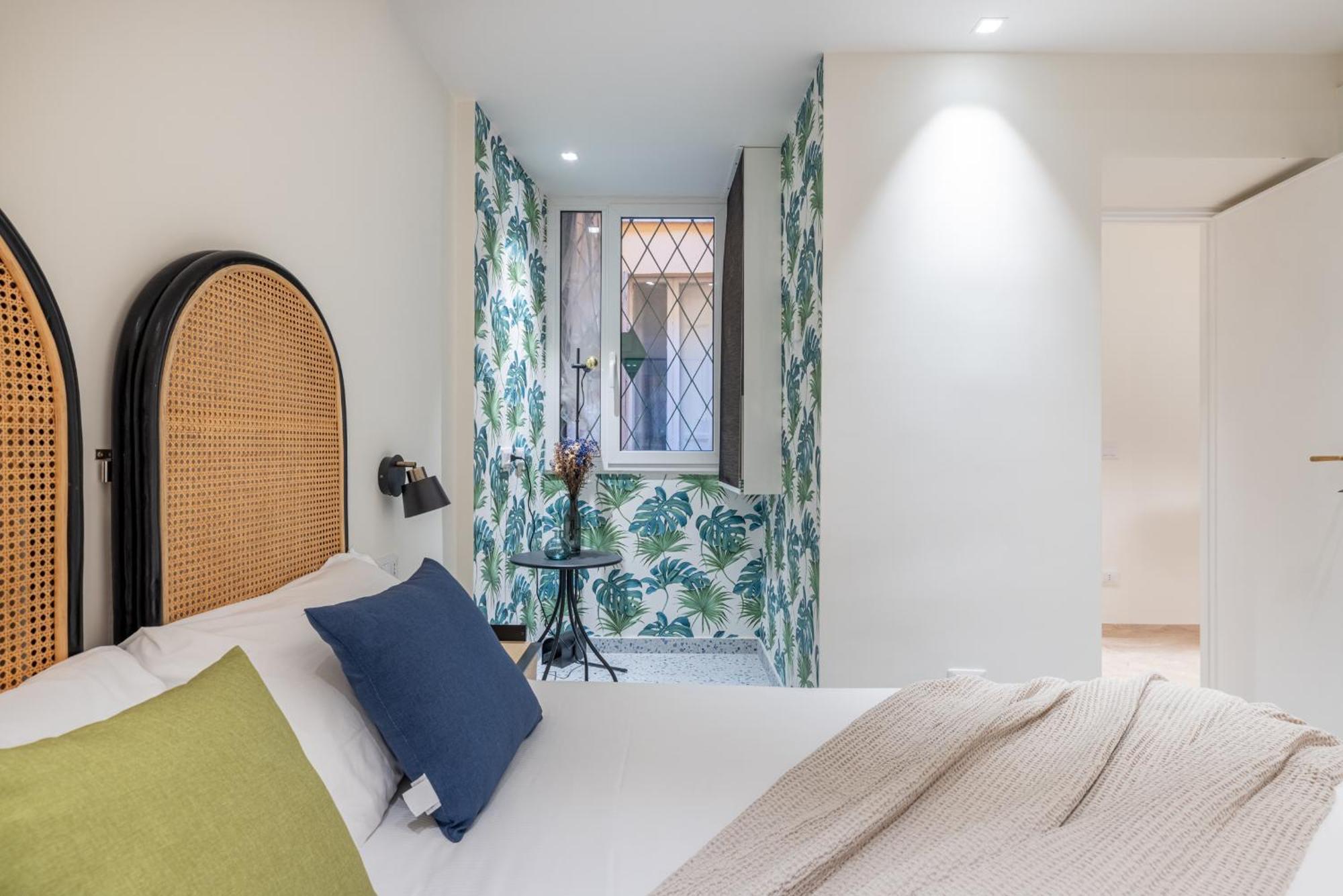 Charming 3 Bedroom Apartment In The Historic Center Рим Экстерьер фото